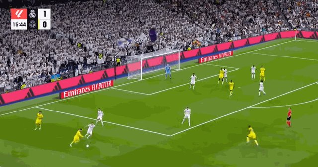 1728164486622046912.gif 佩佩.gif